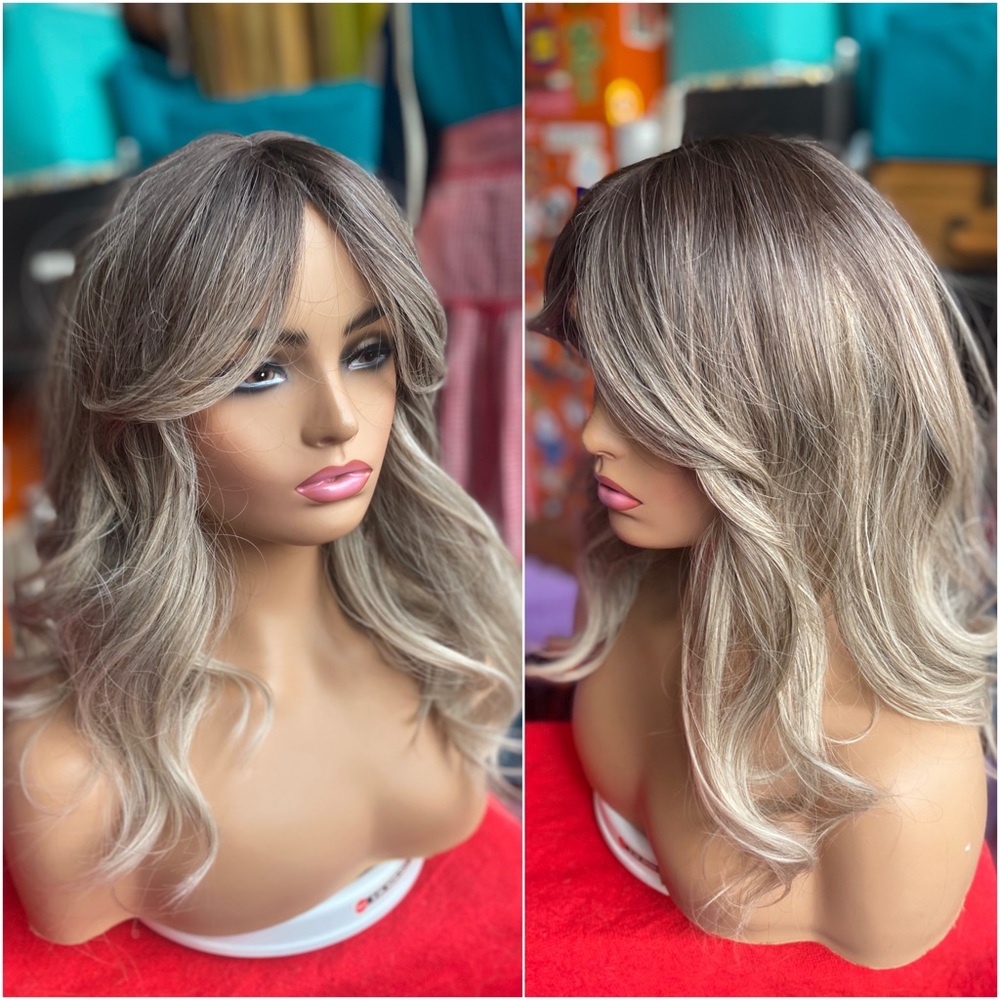Ash medium wig with bangs
